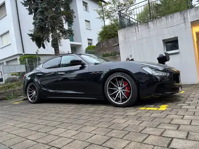 Maserati Ghibli 3.0 V6 — Berline de luxe sportive, 65'000 km seulement — côté