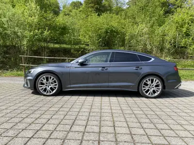 Audi A5 Sportback 40 TDI S-Line — Diesel hybride mild, élégance sportive et efficience — vue extérieure