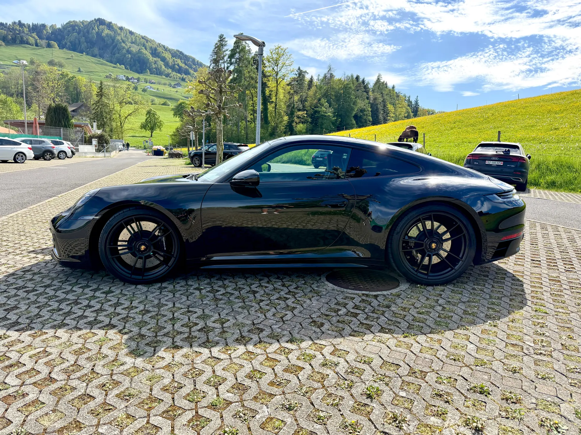 Porsche 911 Carrera 4 GTS — Coupé sportif haute performance, premier propriétaire, quasi neuf — vista esterna