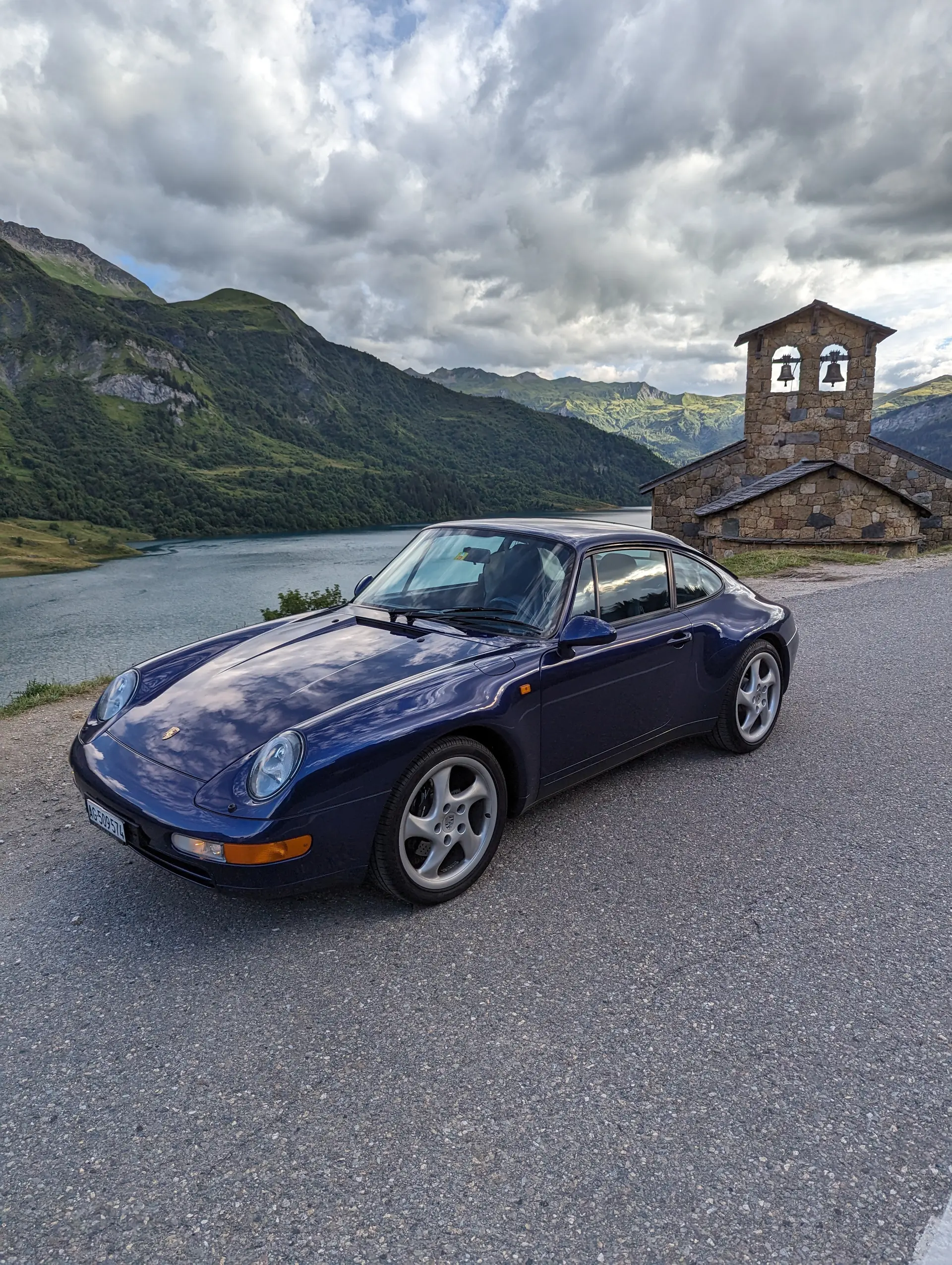 Porsche 911 993 Coupé 1995 — Icône des années 90, moteur atmosphérique 3.6L — vue extérieure