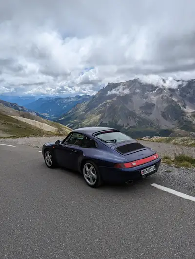 Porsche 911 993 Coupé 1995 — Icône des années 90, moteur atmosphérique 3.6L — intérieur