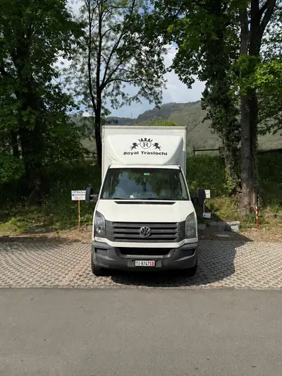 VW Crafter 35 2.0 163 PS — Utilitaire robuste diesel, châssis-cabine professionnel — côté