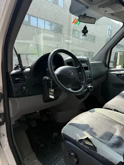 VW Crafter 35 2.0 163 PS — Utilitaire robuste diesel, châssis-cabine professionnel — tableau de bord