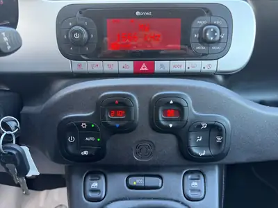 Fiat Panda 0.9 TwinAir Turbo Lounge — Citadine maligne, clim et entretien à jour — Thumbnail 15