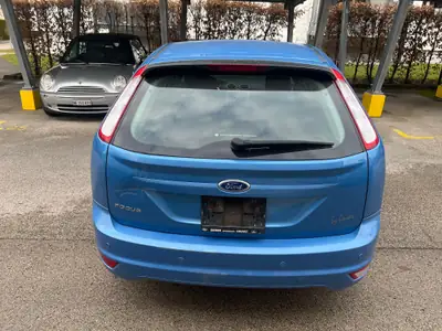 Ford Focus 1.8i Carving — Berline fiable, faible kilométrage, entretien économique — vista posteriore