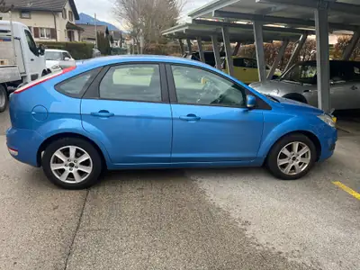Ford Focus 1.8i Carving — Berline fiable, faible kilométrage, entretien économique — fianco