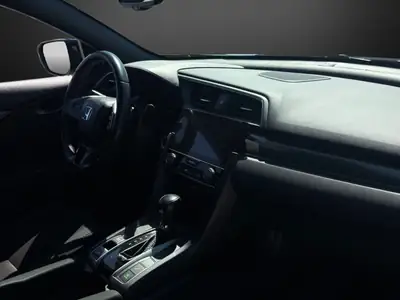 Honda Civic 1.0 VTEC Executive CVT — Berline fiable, entretien à jour, parfait en ville — Thumbnail 10
