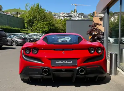 Ferrari F8 Tributo — 720 ch de pure adrénaline, seulement 15'900 km — dashboard