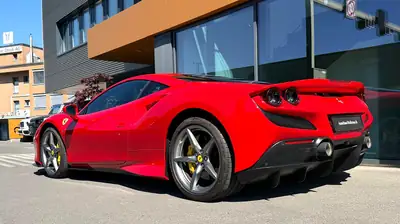 Ferrari F8 Tributo — 720 ch de pure adrénaline, seulement 15'900 km — Thumbnail 8