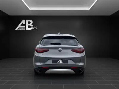 Alfa Romeo Stelvio 2.0 Super Q4 — SUV sportif all-road, révision incluse — interior
