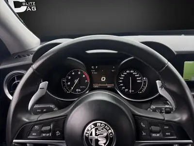 Alfa Romeo Stelvio 2.0 Super Q4 — SUV sportif all-road, révision incluse — Thumbnail 13