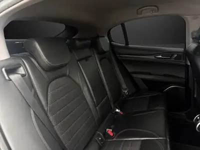 Alfa Romeo Stelvio 2.0 Super Q4 — SUV sportif all-road, révision incluse — Thumbnail 15