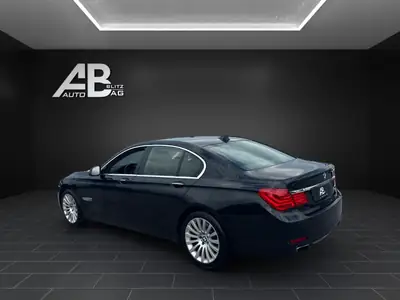 BMW 750i xDrive 2011 — Berline de prestige, 408 ch et transmission intégrale — arrière