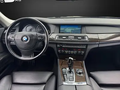 BMW 750i xDrive 2011 — Berline de prestige, 408 ch et transmission intégrale — Miniature 11