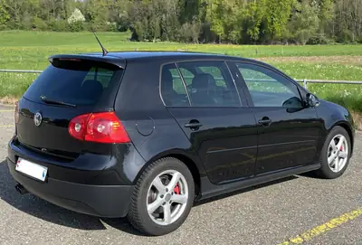 VW Golf 5 GTI 2.0 TFSI — Sportive compact, 200 ch et révisions complètes — arrière