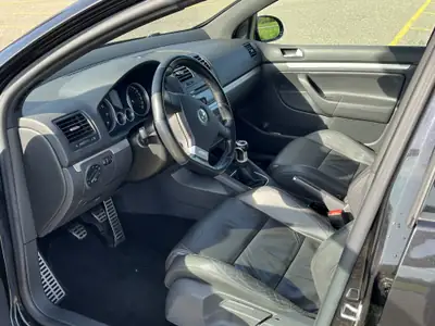 VW Golf 5 GTI 2.0 TFSI — Sportive compact, 200 ch et révisions complètes — détail