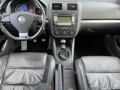 VW Golf 5 GTI 2.0 TFSI — Sportive compact, 200 ch et révisions complètes — Miniature 8