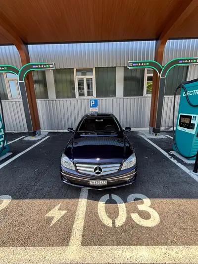 Mercedes-Benz CLC 180 Kompressor Sport — Coupé sportif, entretien impeccable, pneus neufs — vista posteriore