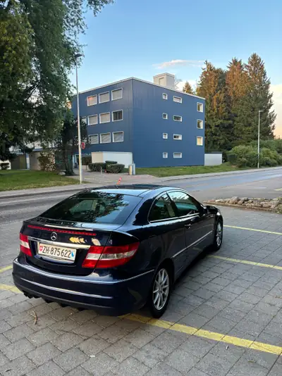 Mercedes-Benz CLC 180 Kompressor Sport — Coupé sportif, entretien impeccable, pneus neufs — Miniatura 9