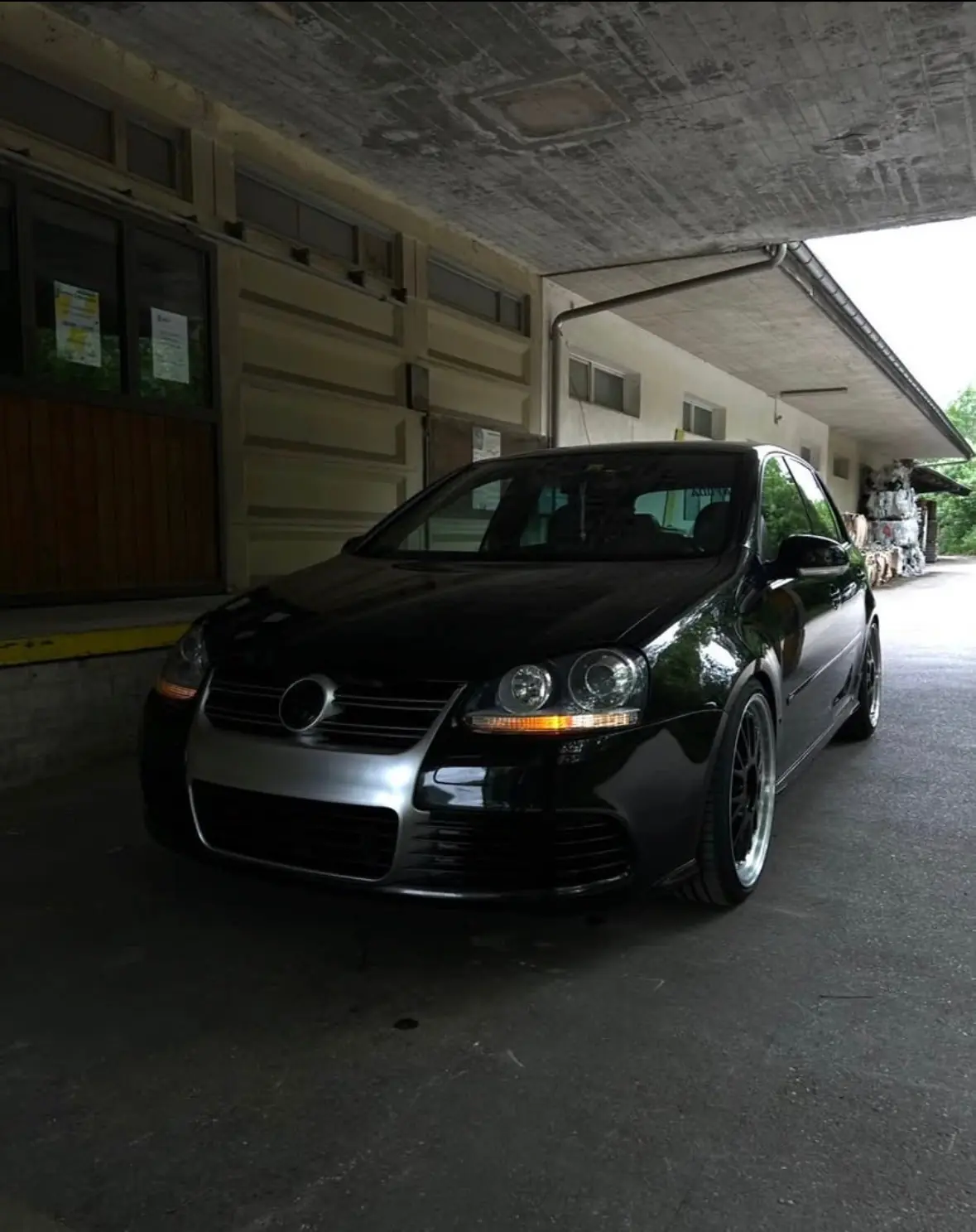 VW Golf R32 4Motion — 250 ch, transmission intégrale, sportive authentique