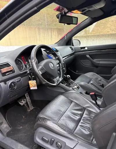 VW Golf R32 4Motion — 250 ch, transmission intégrale, sportive authentique — Heckansicht