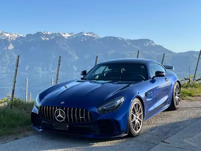 Mercedes-AMG GT R — Coupé sport légendaire, 585 ch et faible kilométrage — interior