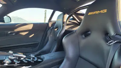 Mercedes-AMG GT R — Coupé sport légendaire, 585 ch et faible kilométrage — dashboard