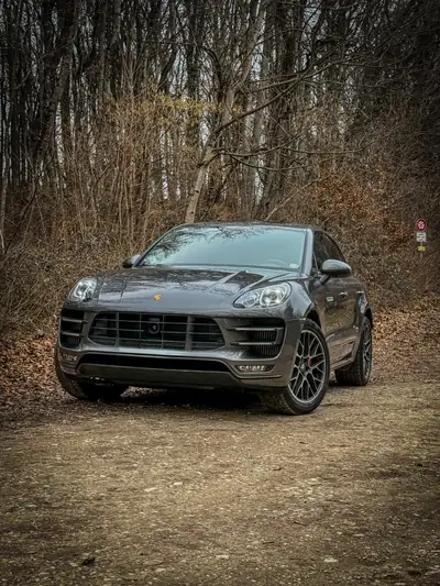 Porsche Macan Turbo 2014 — SUV sportif 400 ch, transmission intégrale, kilométrage modéré — côté