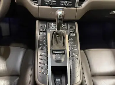 Porsche Macan Turbo 2014 — SUV sportif 400 ch, transmission intégrale, kilométrage modéré — Miniature 11