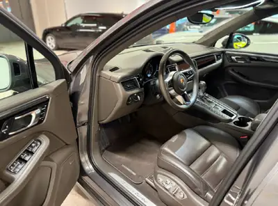 Porsche Macan Turbo 2014 — SUV sportif 400 ch, transmission intégrale, kilométrage modéré — Miniature 12