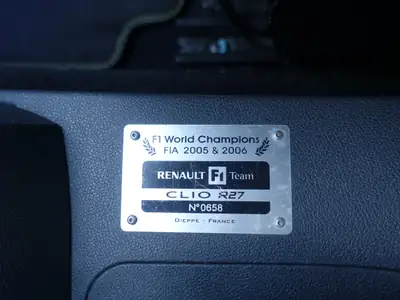 Renault Clio 2.0 16V Sport F1 Team — Édition limitée, 197 ch et sièges Recaro — Thumbnail 9