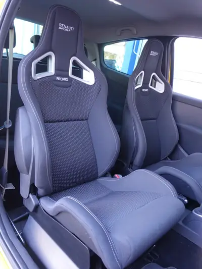 Renault Clio 2.0 16V Sport F1 Team — Édition limitée, 197 ch et sièges Recaro — Thumbnail 11