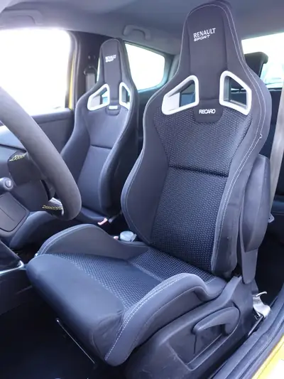 Renault Clio 2.0 16V Sport F1 Team — Édition limitée, 197 ch et sièges Recaro — Thumbnail 10