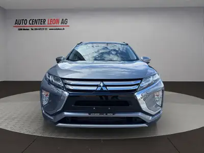 Mitsubishi Eclipse Cross 1.5 T-Mivec Style 4WD — SUV compact polyvalent, 4x4 intégral et caméra — exterior view