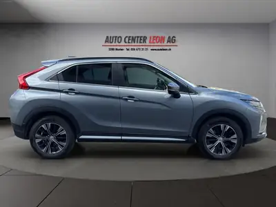 Mitsubishi Eclipse Cross 1.5 T-Mivec Style 4WD — SUV compact polyvalent, 4x4 intégral et caméra — Thumbnail 7