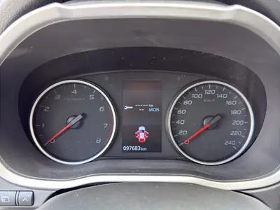 Mitsubishi Eclipse Cross 1.5 T-Mivec Style 4WD — SUV compact polyvalent, 4x4 intégral et caméra — Thumbnail 11