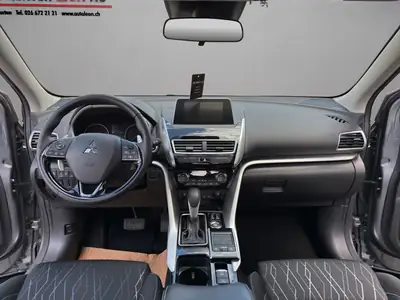 Mitsubishi Eclipse Cross 1.5 T-Mivec Style 4WD — SUV compact polyvalent, 4x4 intégral et caméra — Thumbnail 14