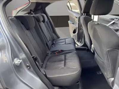 Mitsubishi Eclipse Cross 1.5 T-Mivec Style 4WD — SUV compact polyvalent, 4x4 intégral et caméra — Thumbnail 18