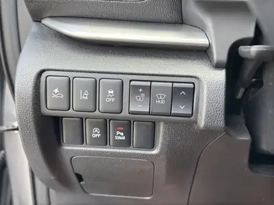 Mitsubishi Eclipse Cross 1.5 T-Mivec Style 4WD — SUV compact polyvalent, 4x4 intégral et caméra — Thumbnail 23