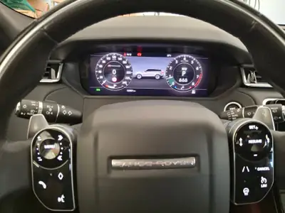 Land Rover Range Rover Velar P 250 S — SUV premium 4x4, élégant et robuste — arrière