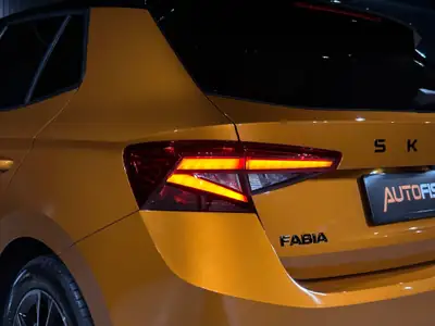 Skoda Fabia 1.0 TSI Monte Carlo DSG — Citadine urbaine dynamique, ultra-équipée — Thumbnail 27