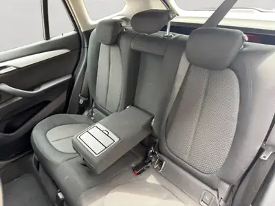 BMW X1 xDrive 18d Essential Edition — SUV compact diesel, un seul propriétaire, expertise complète — interior