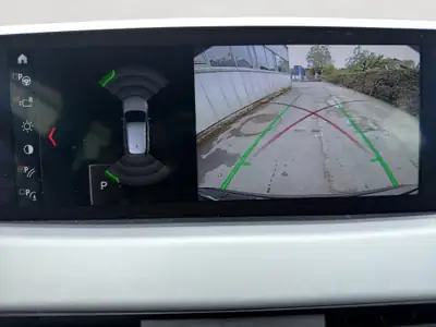 BMW X1 xDrive 18d Essential Edition — SUV compact diesel, un seul propriétaire, expertise complète — Thumbnail 8