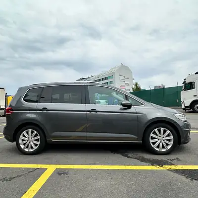 VW Touran 2.0 TDI BlueMotion — Monospace 7 places, motorisation efficace et spacieuse — vista posteriore