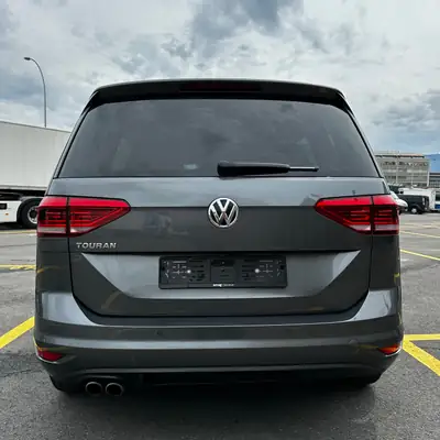VW Touran 2.0 TDI BlueMotion — Monospace 7 places, motorisation efficace et spacieuse — dettaglio