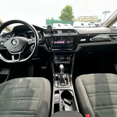 VW Touran 2.0 TDI BlueMotion — Monospace 7 places, motorisation efficace et spacieuse — Miniatura 11