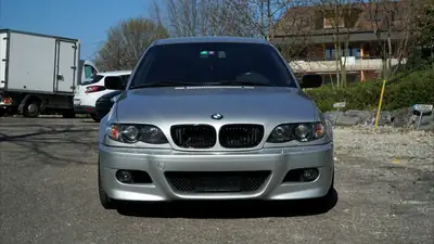BMW 330i M-Sportpaket 2002 — Berline sportive allemande, entretien récent et sans sinistre — Heckansicht