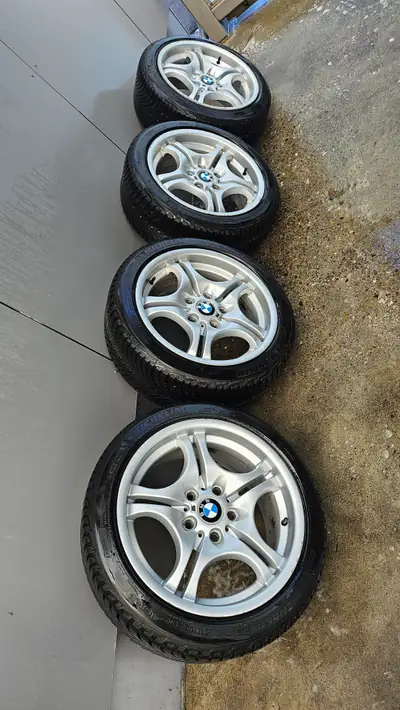 BMW 330i M-Sportpaket 2002 — Berline sportive allemande, entretien récent et sans sinistre — Detail