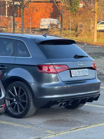 Audi A3 Sportback 1.8 TFSI Ambiente — Quattro dynamique, entretien soigné — Detail