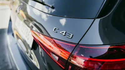 Mercedes-Benz C 43 AMG — Break sportif hybride 408 ch, 43 000 km seulement — Miniature 9